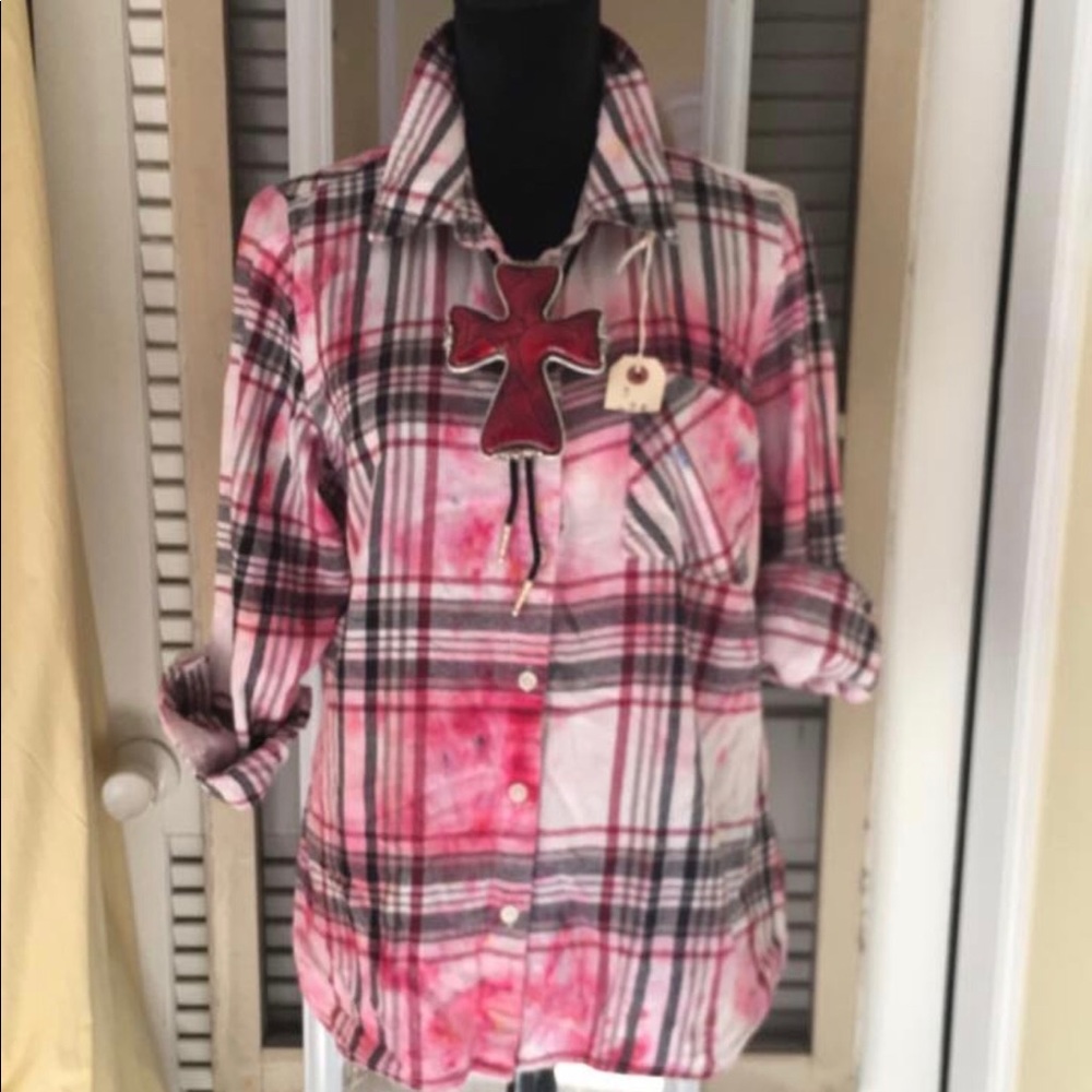 Upcycled ladies flannel shirt 💯